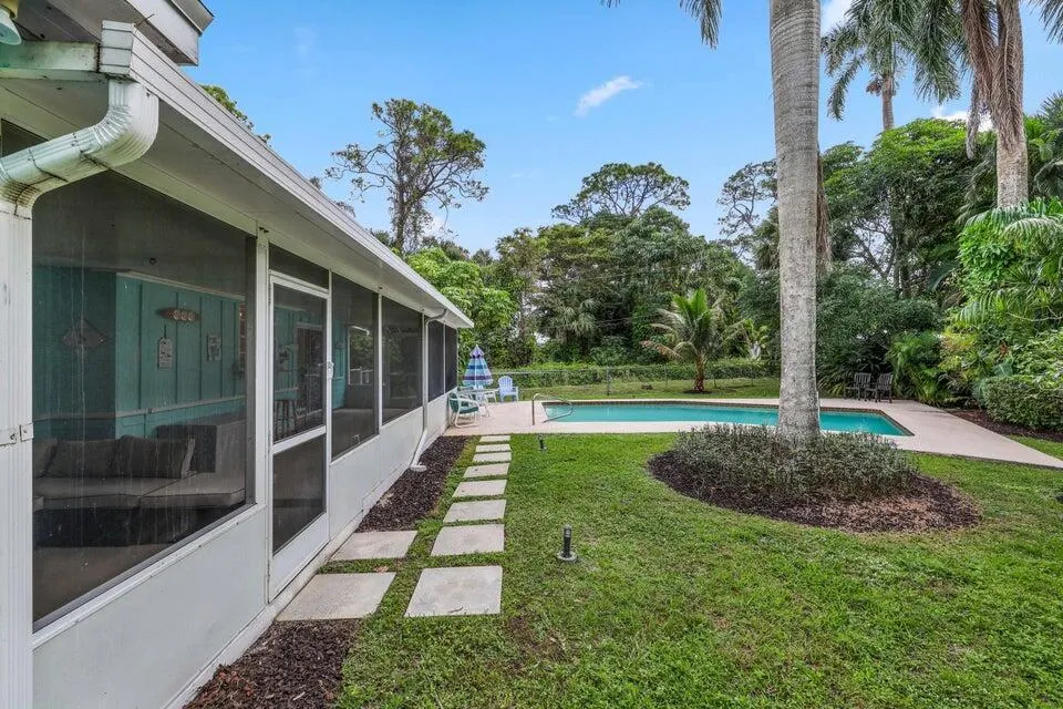 5554 Hibiscus Road