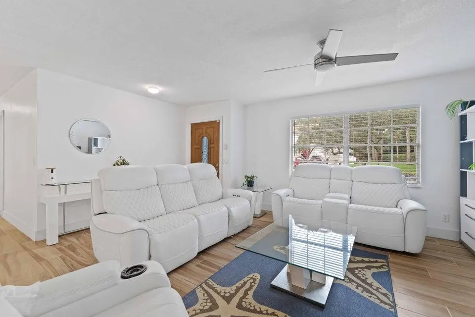 5554 Hibiscus Road