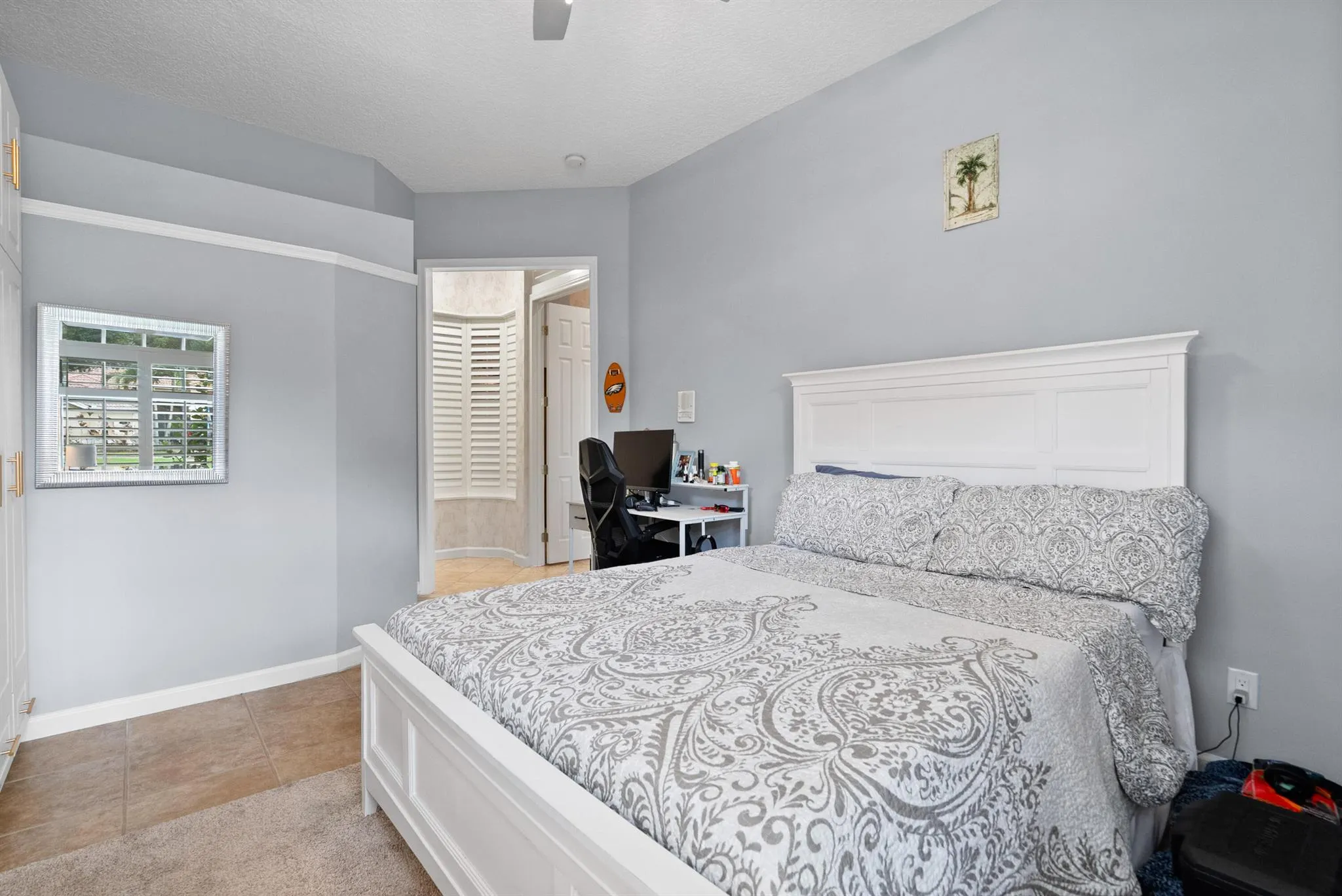 616 SW Lake Charles Circle