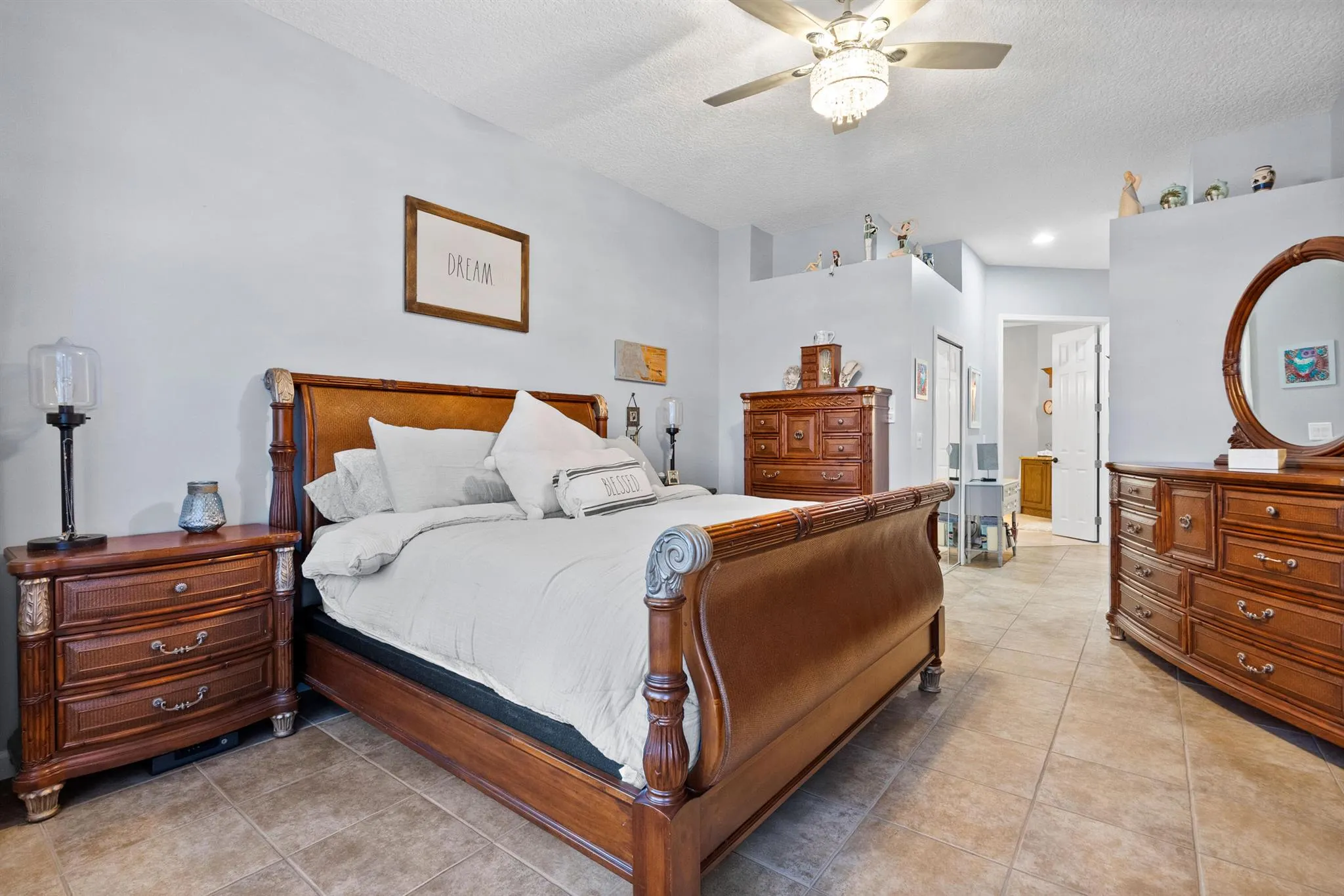 616 SW Lake Charles Circle