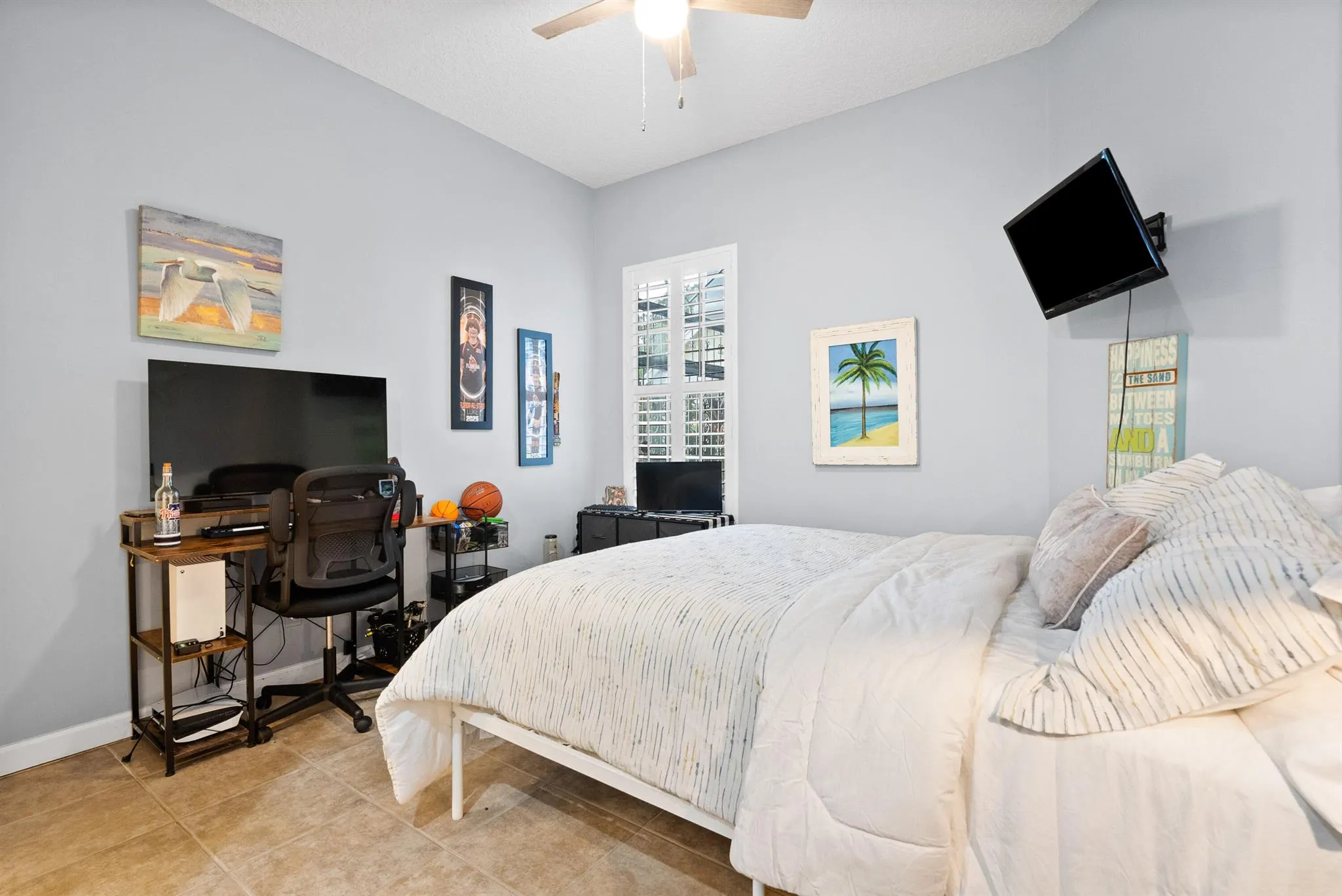 616 SW Lake Charles Circle