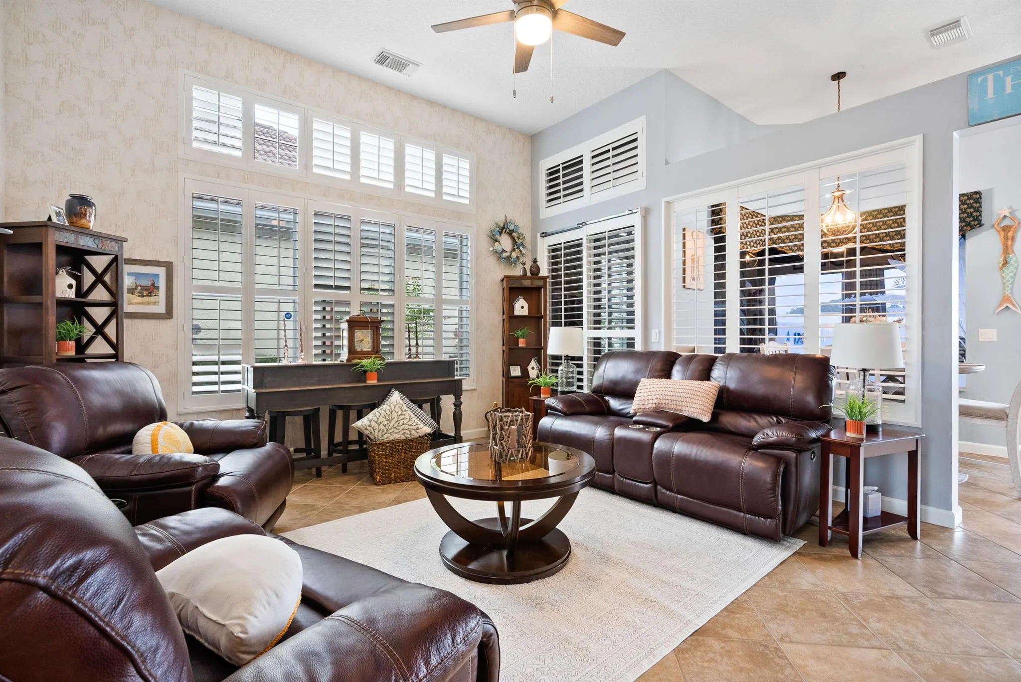 616 SW Lake Charles Circle
