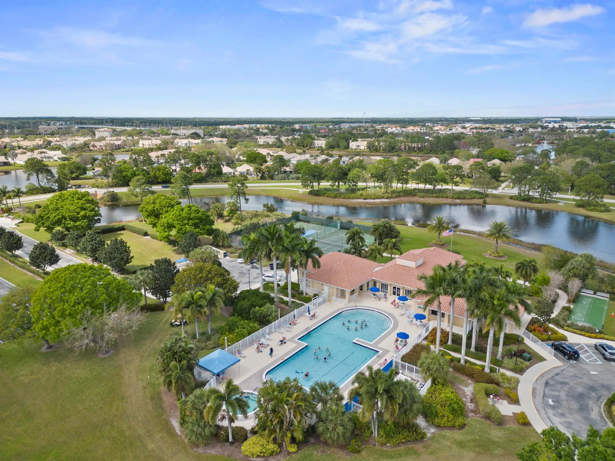 616 SW Lake Charles Circle