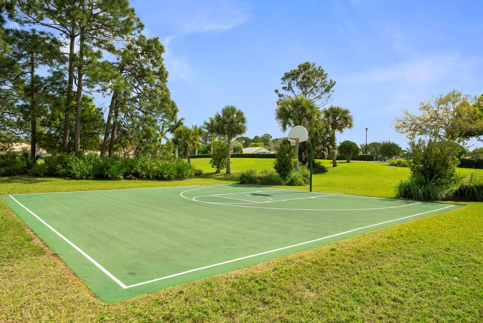 616 SW Lake Charles Circle