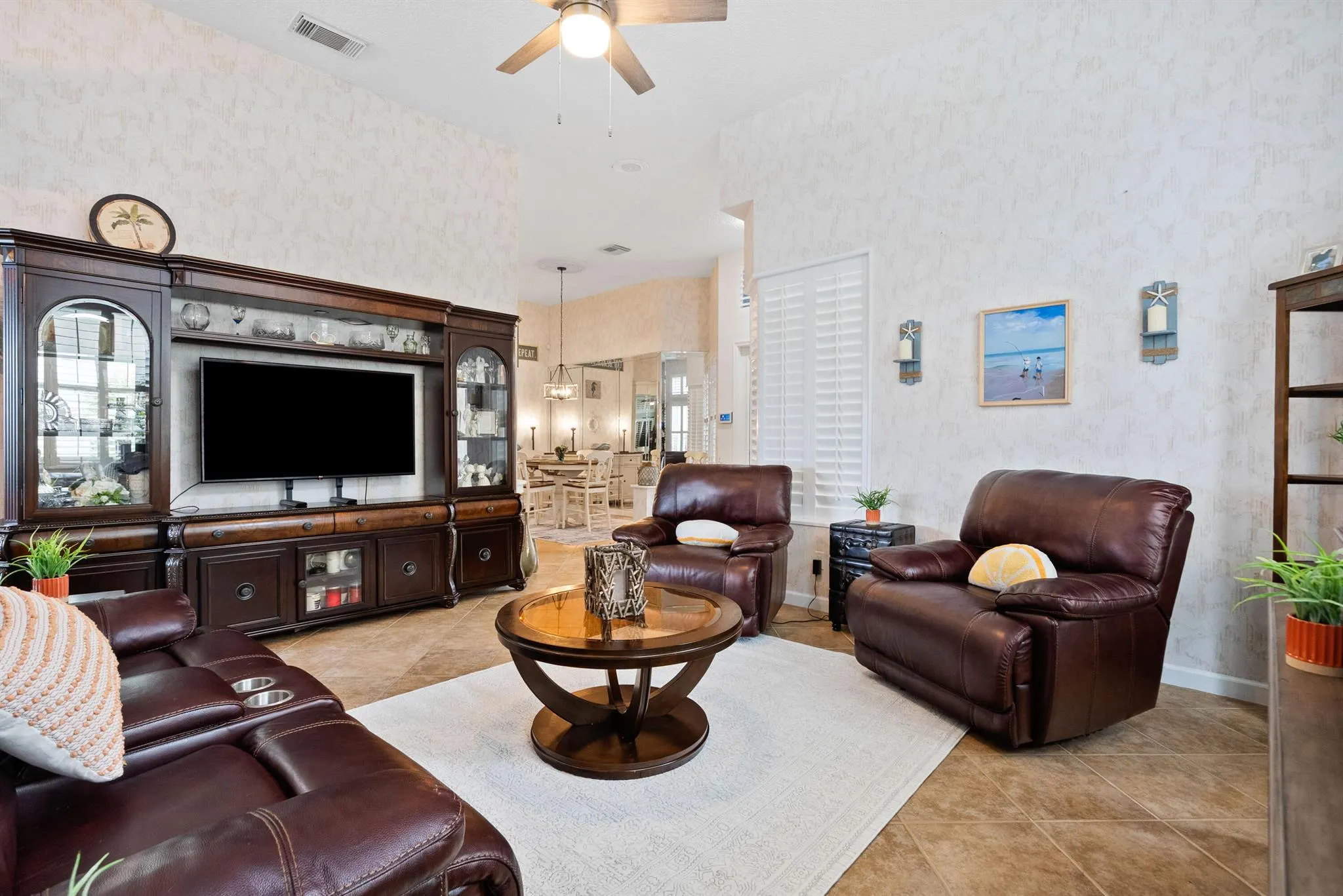 616 SW Lake Charles Circle