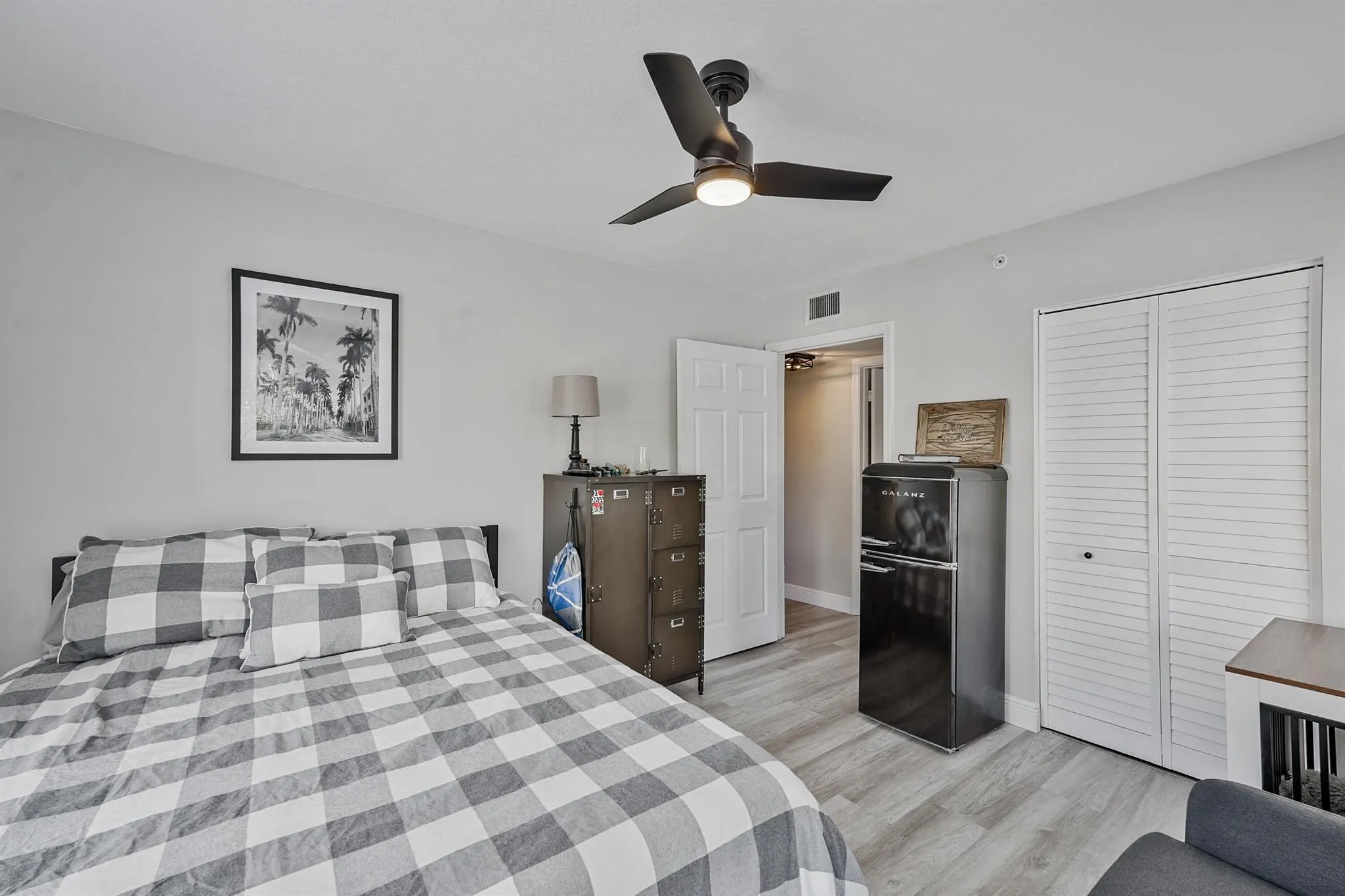 4041 San Marino Boulevard, #202