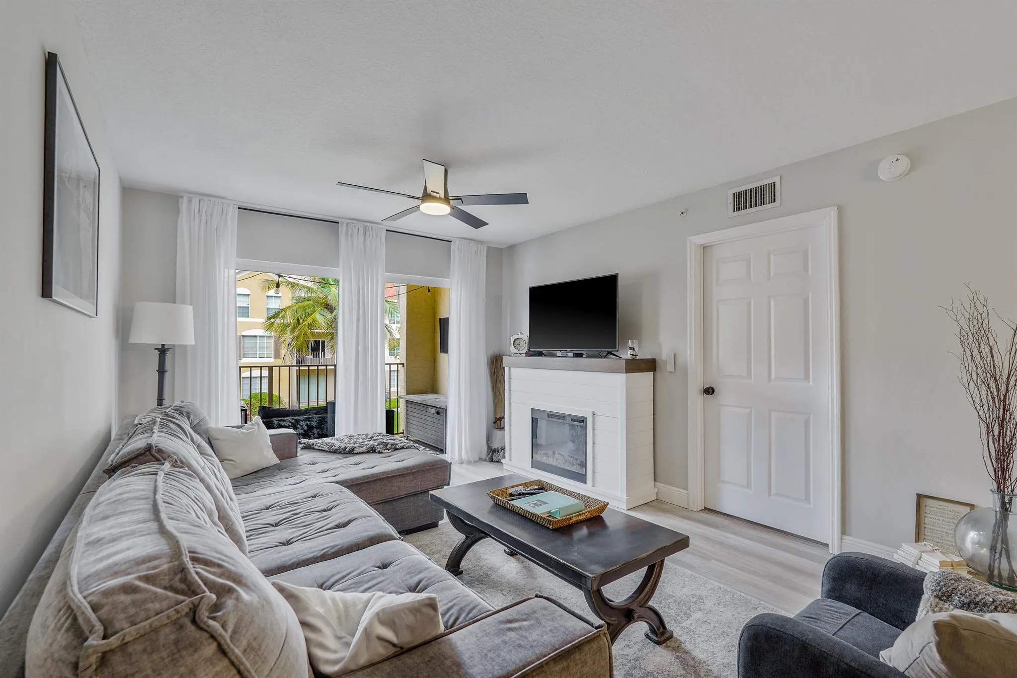 4041 San Marino Boulevard, #202