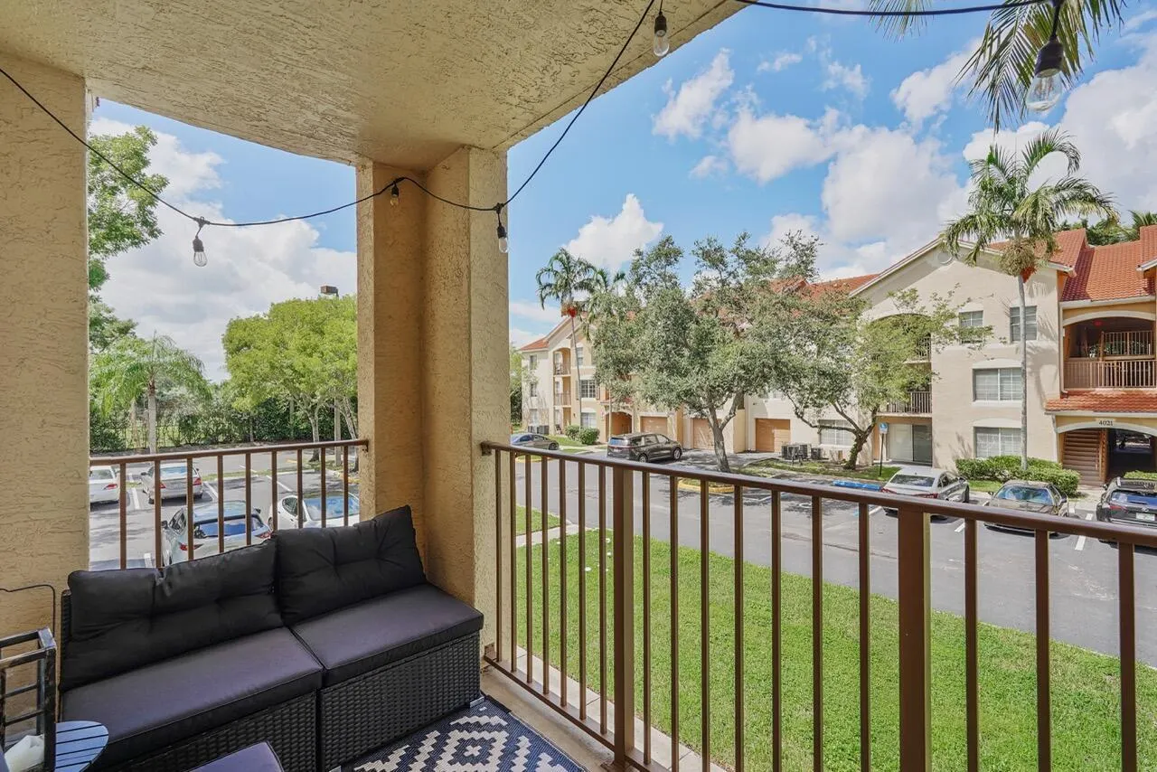 4041 San Marino Boulevard, #202