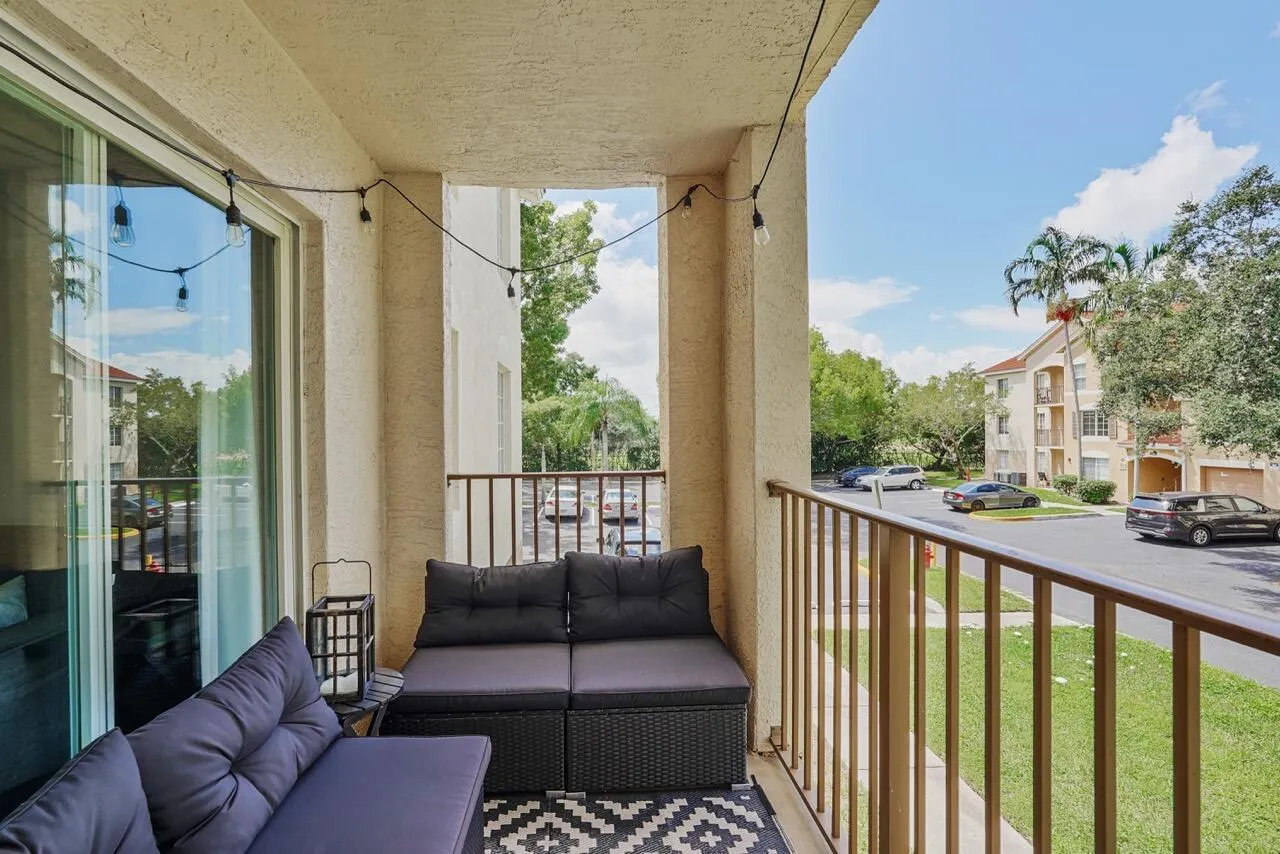 4041 San Marino Boulevard, #202