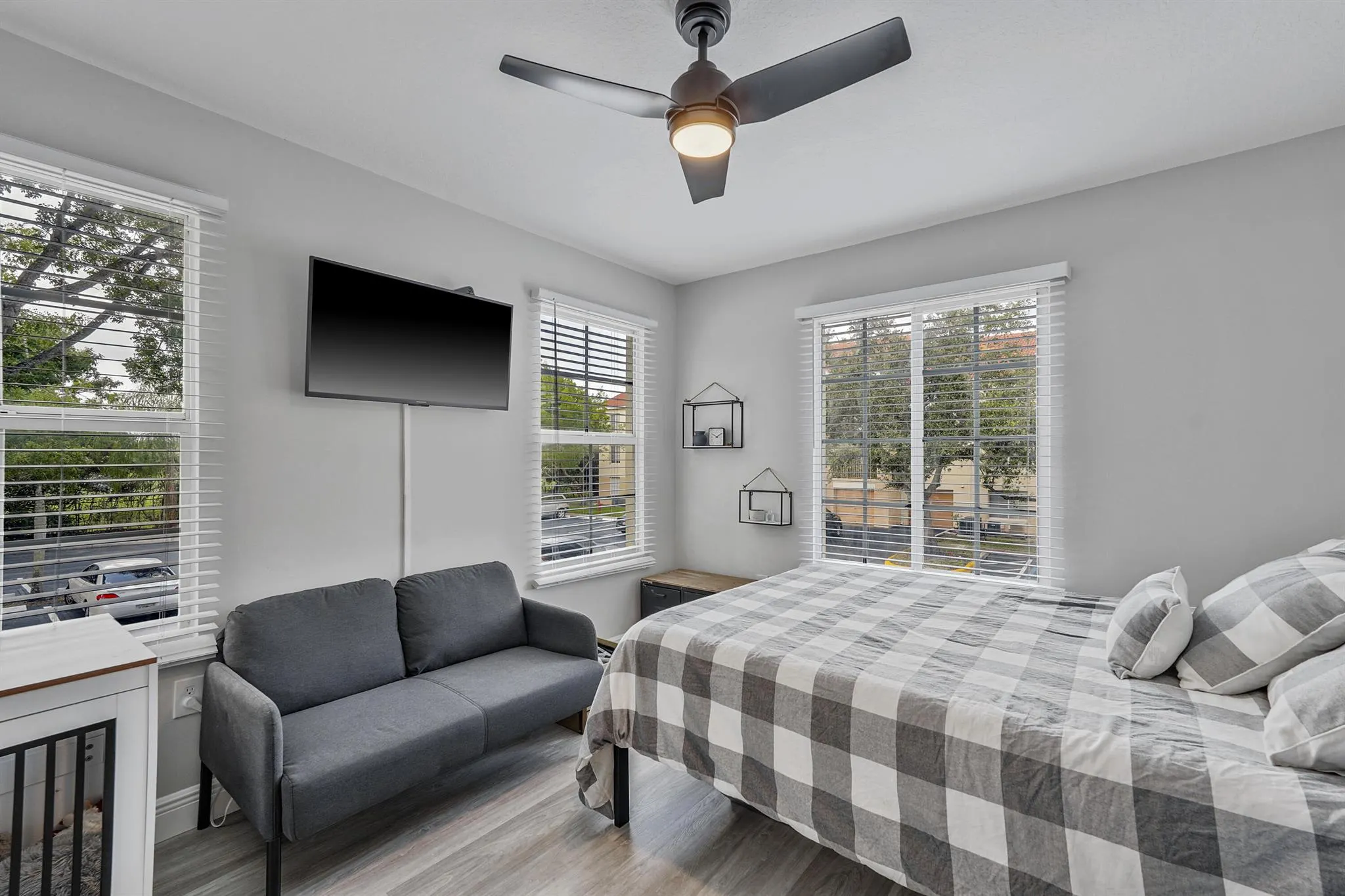 4041 San Marino Boulevard, #202
