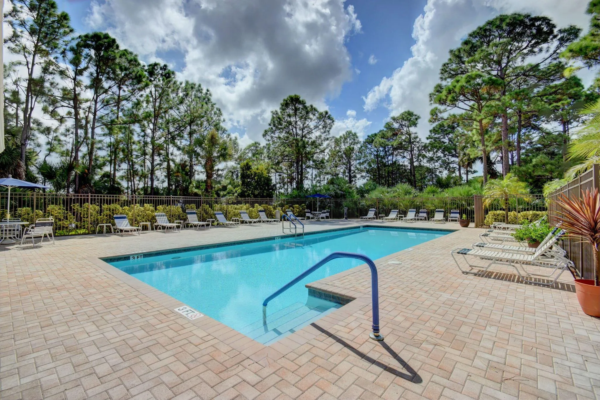 801 Harbour Pointe Way