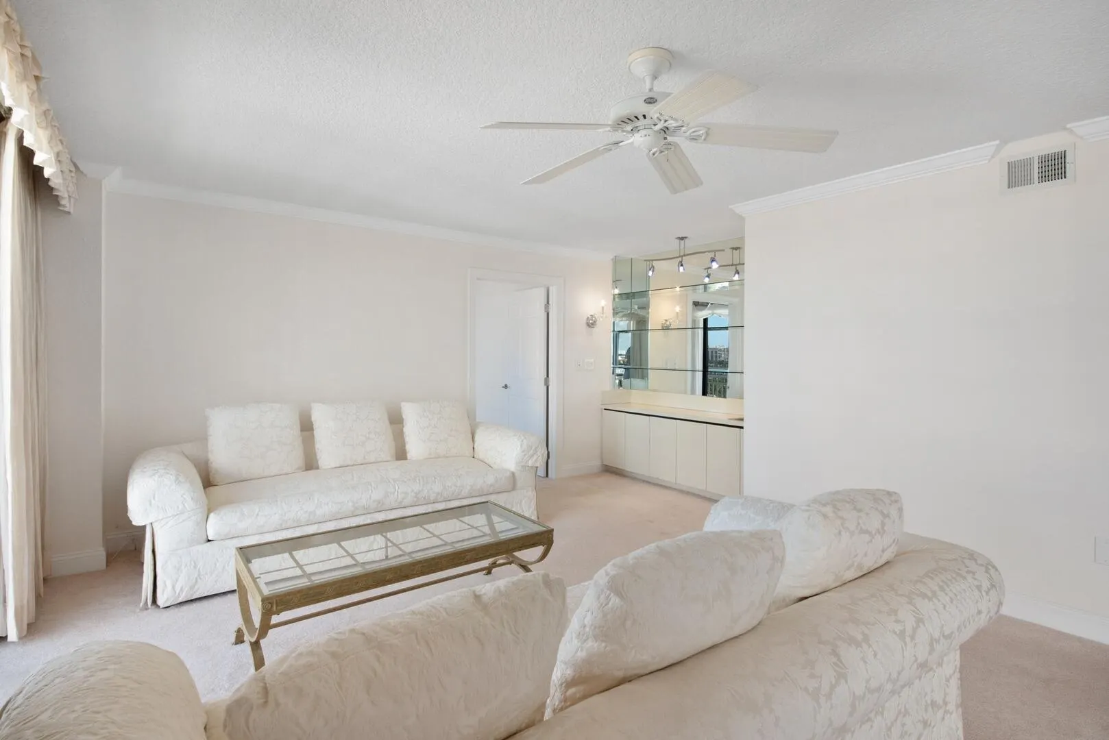 3100 NE 48th Street, #Ph10