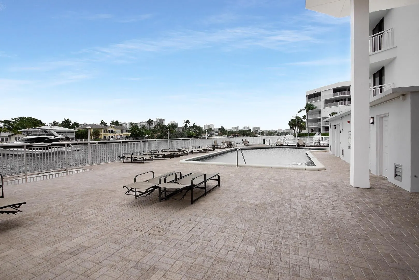 3100 NE 48th Street, #Ph10