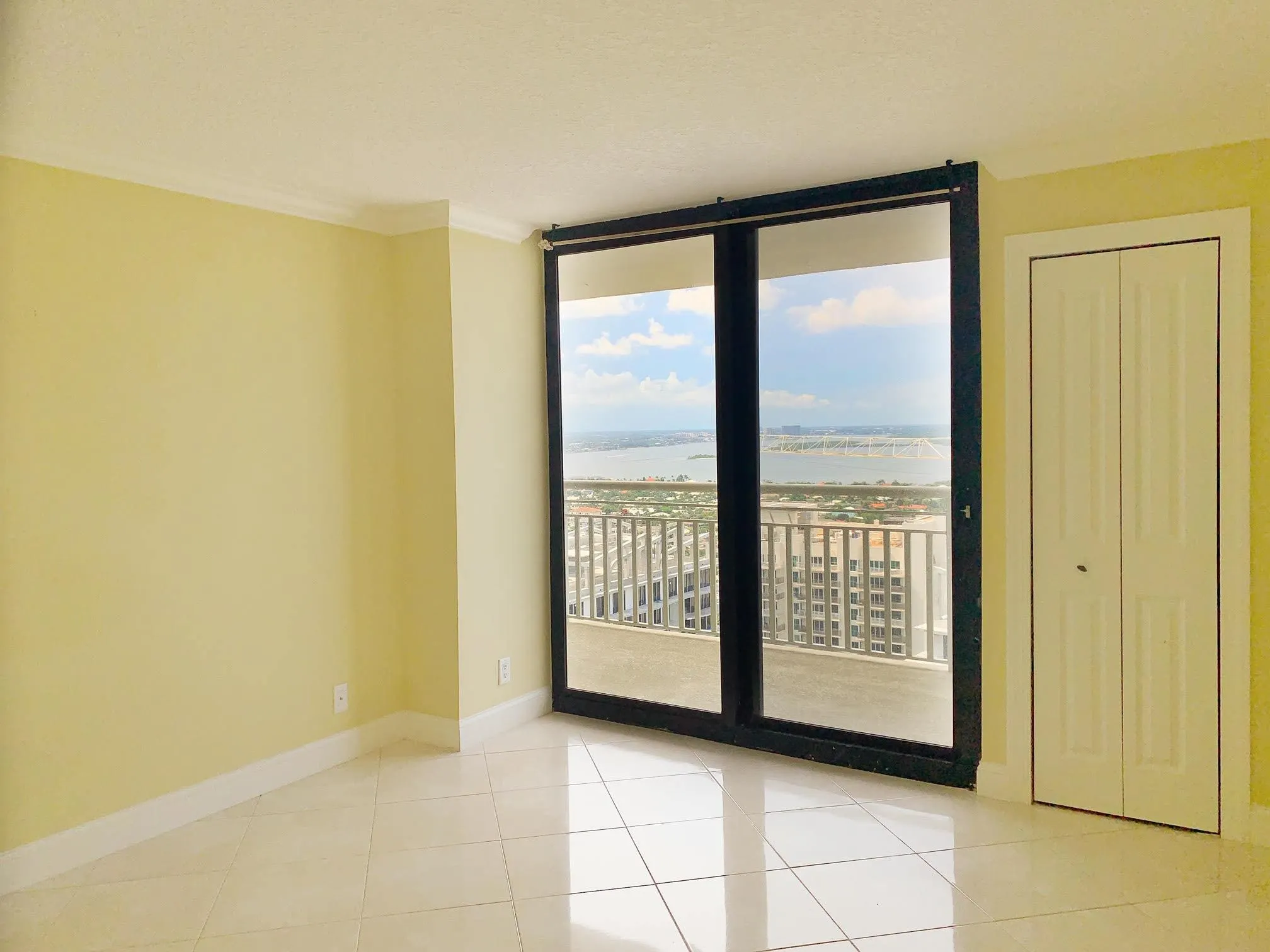 3000 N Ocean Drive, #32-B