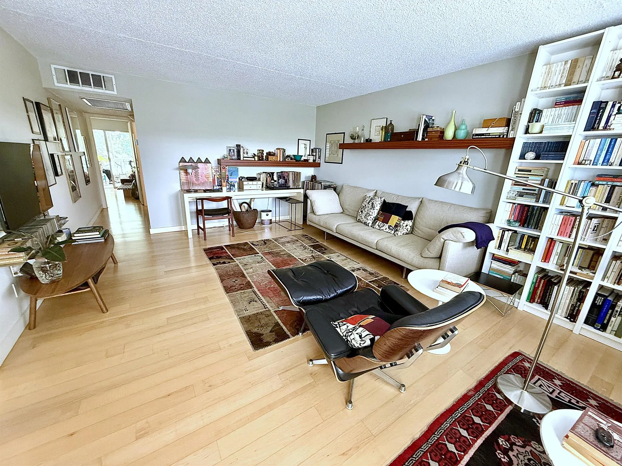 3032 Oakridge D