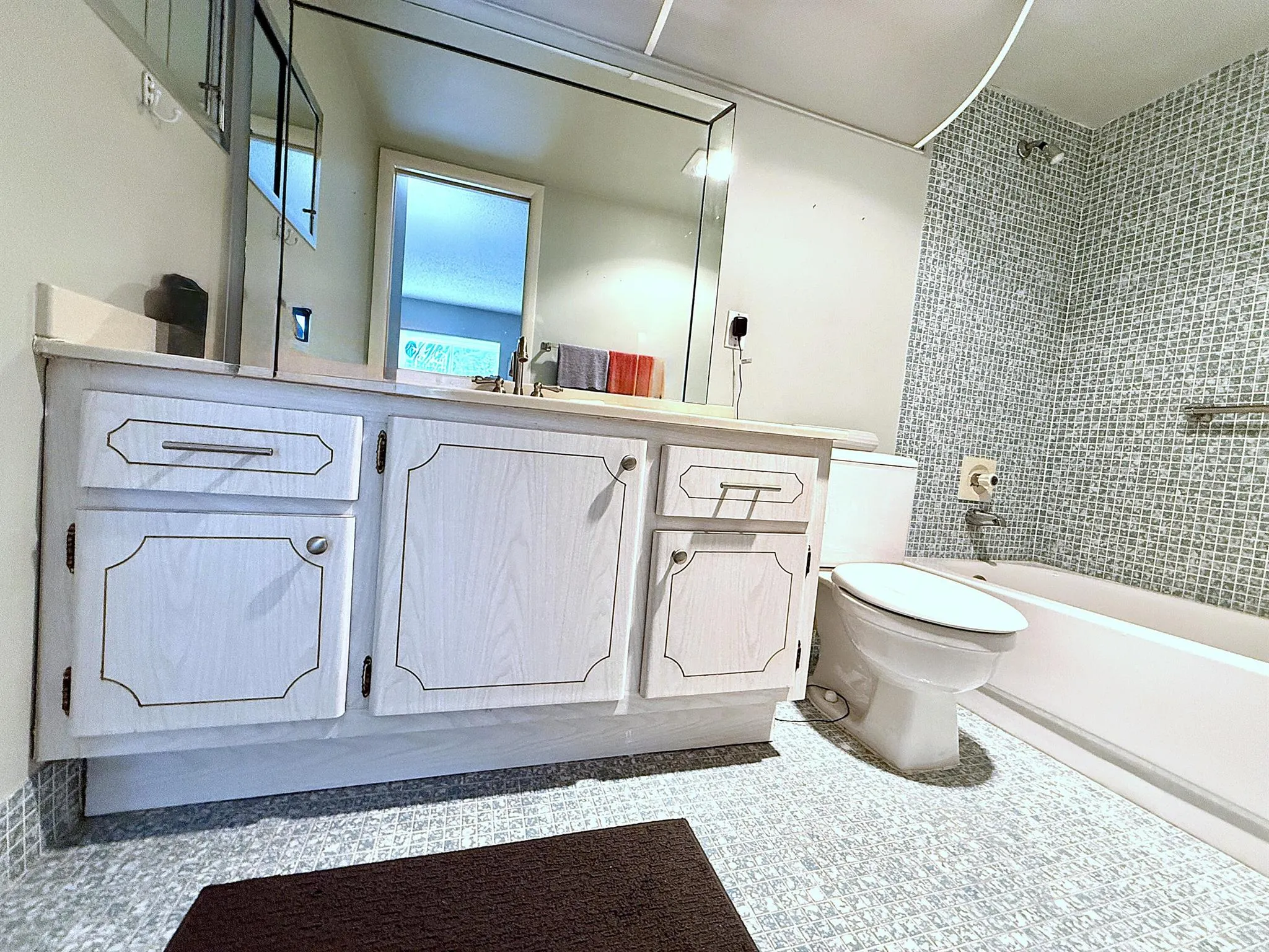 3032 Oakridge D