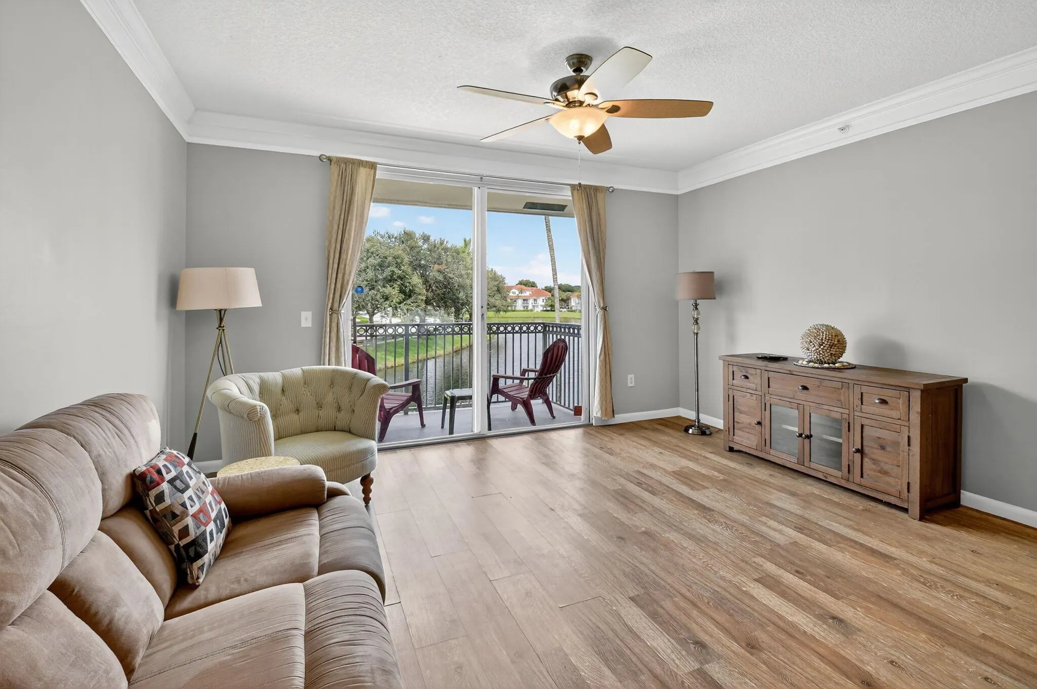 2038 Alta Meadows Lane, #1507