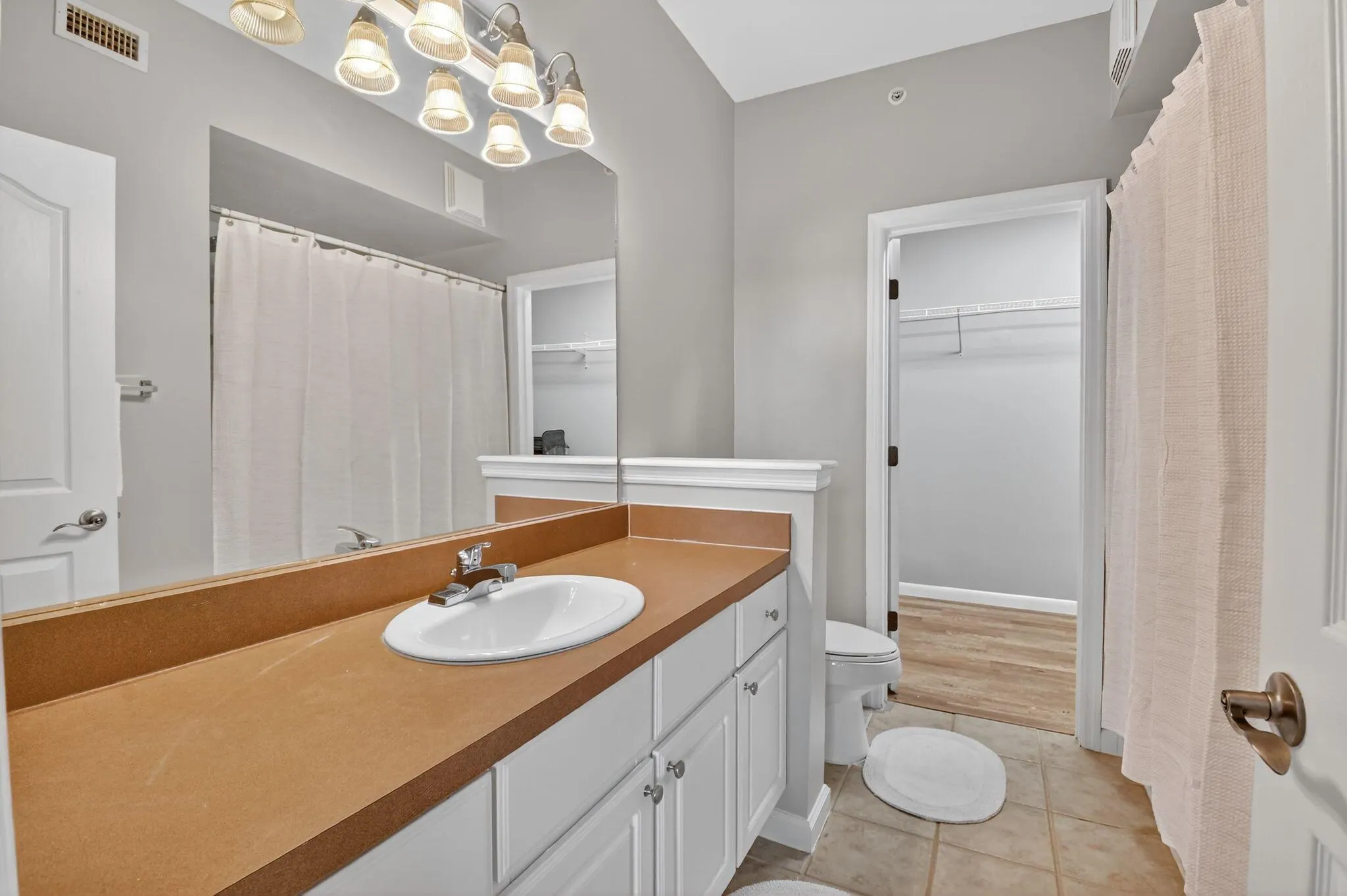 2038 Alta Meadows Lane, #1507