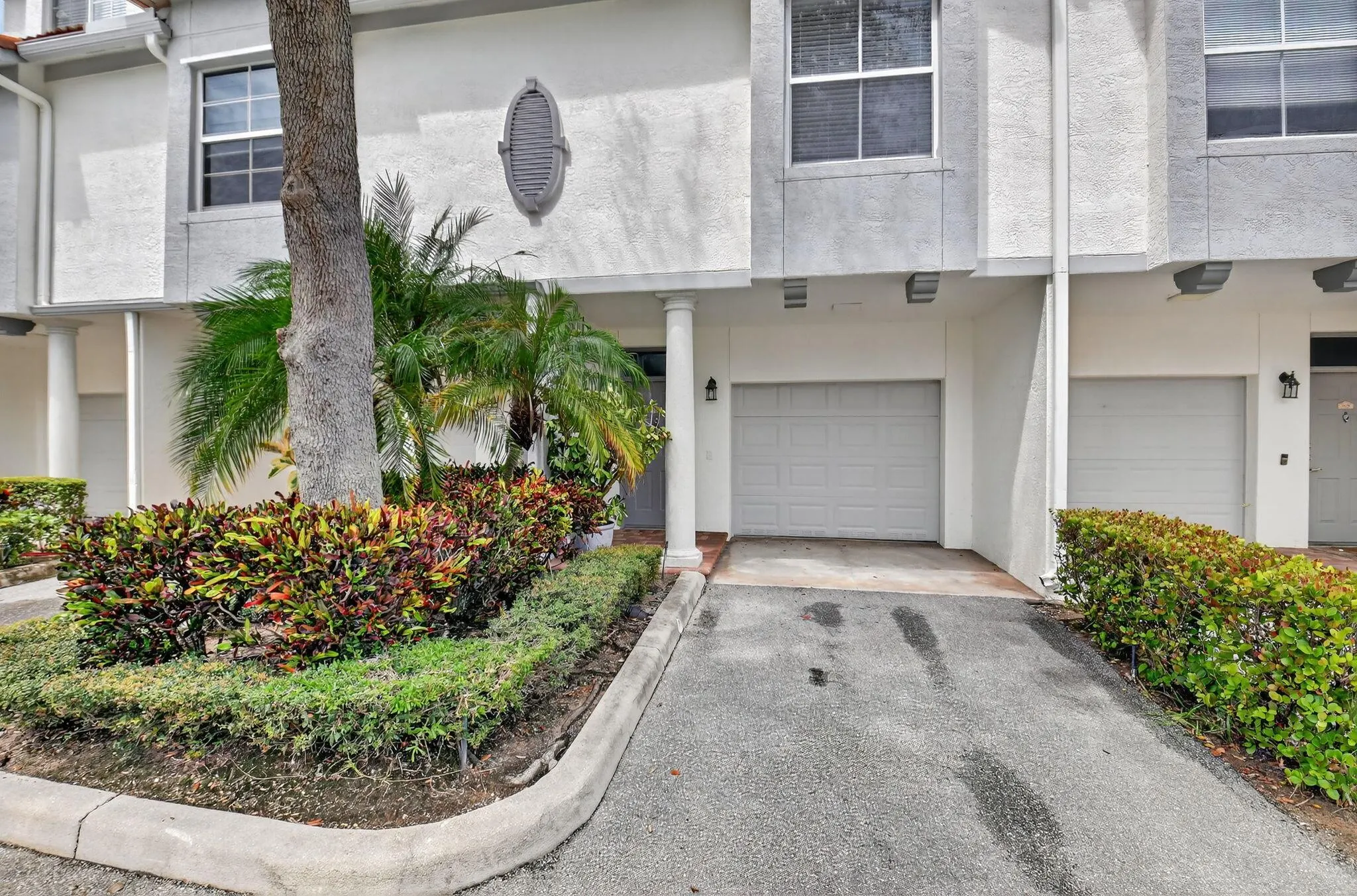 2038 Alta Meadows Lane, #1507