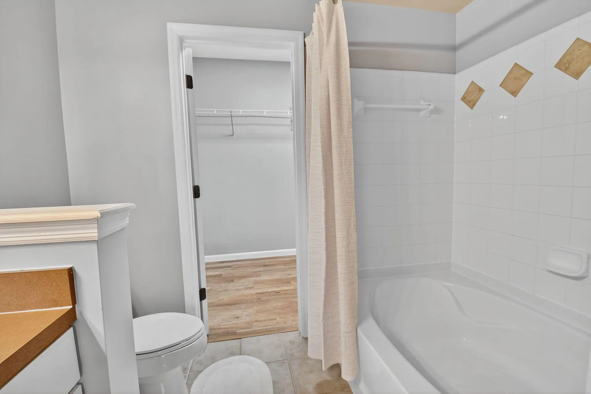2038 Alta Meadows Lane, #1507