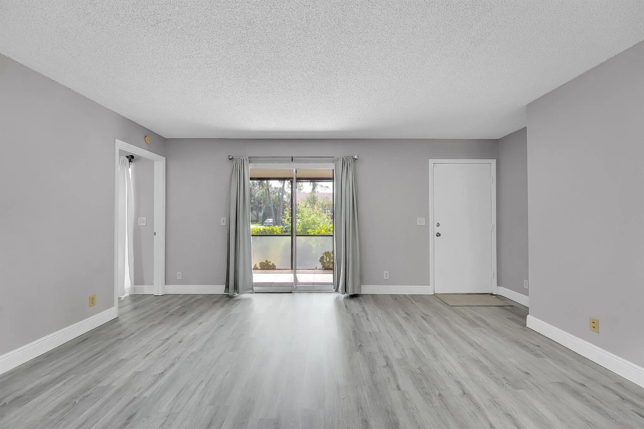 6528 Chasewood Drive, #B