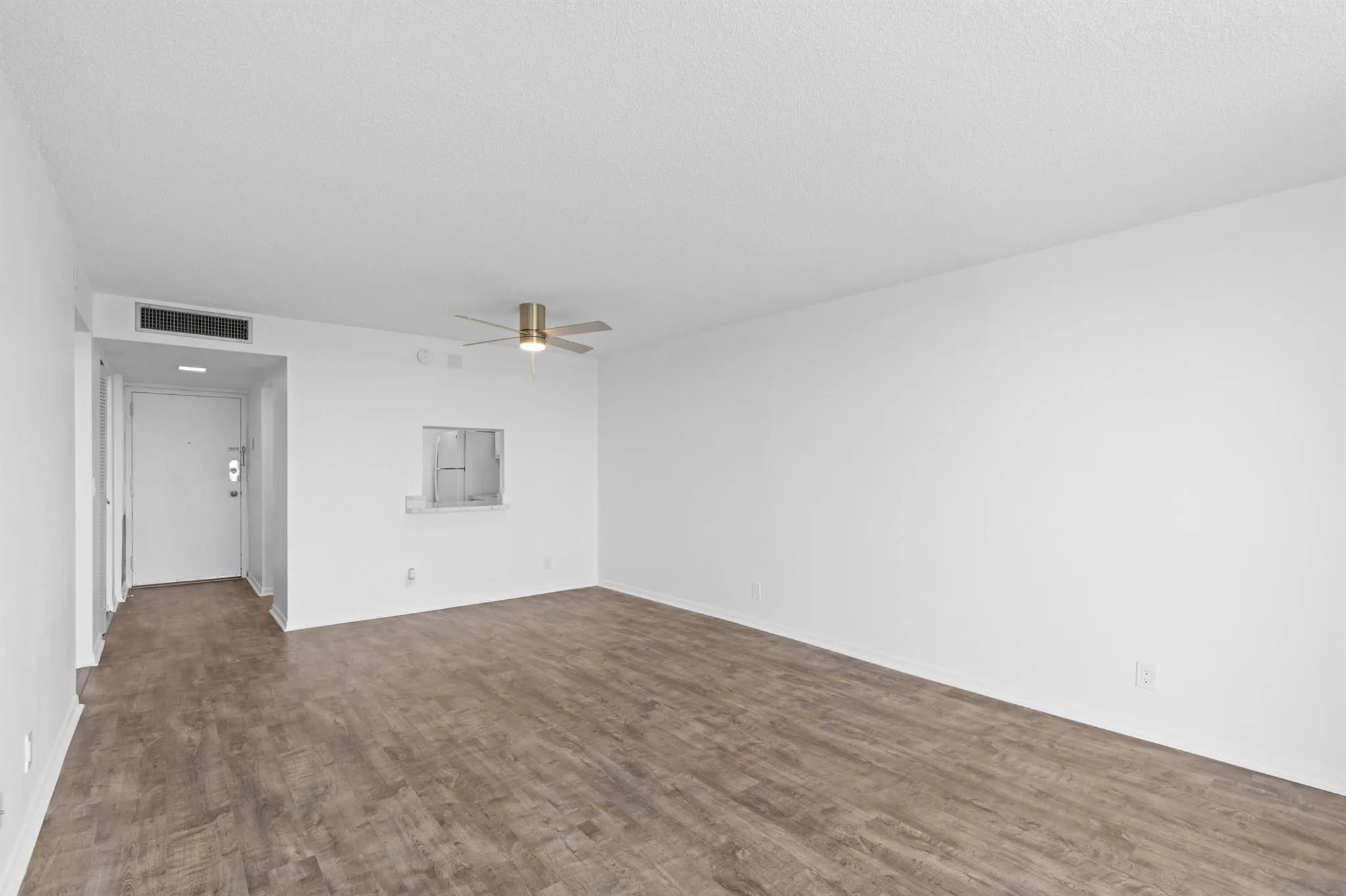 470 Executive Center Drive, #5k