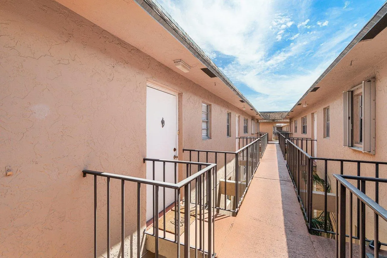 600 SW 2nd 2390 Avenue, #2390
