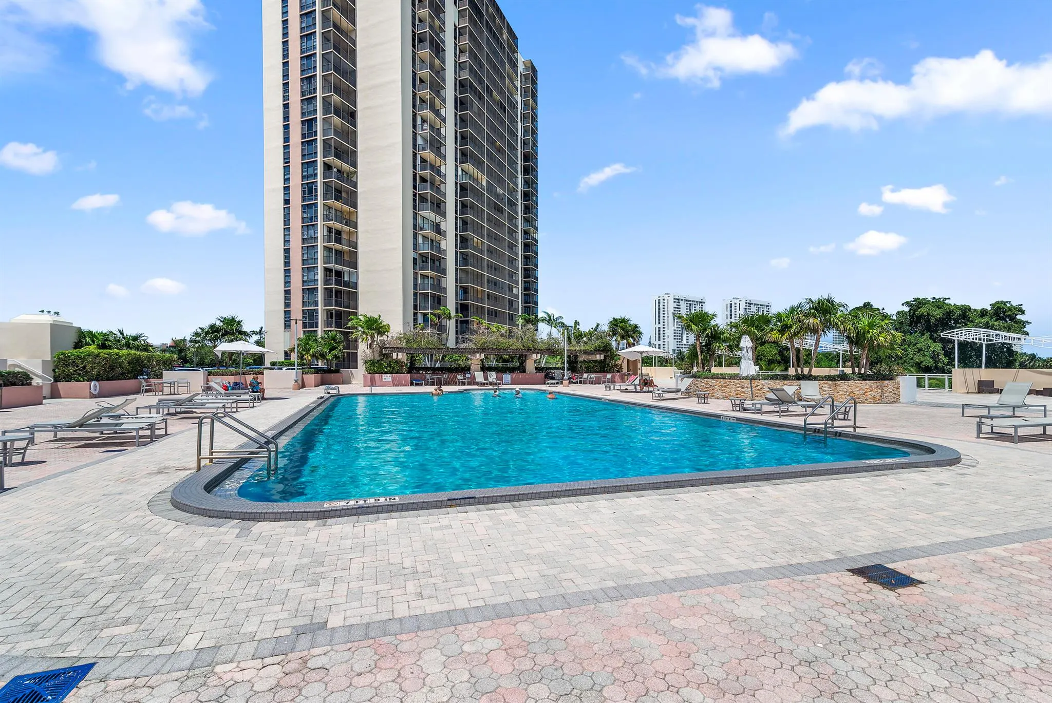 20301 W Country Club Drive, #1927