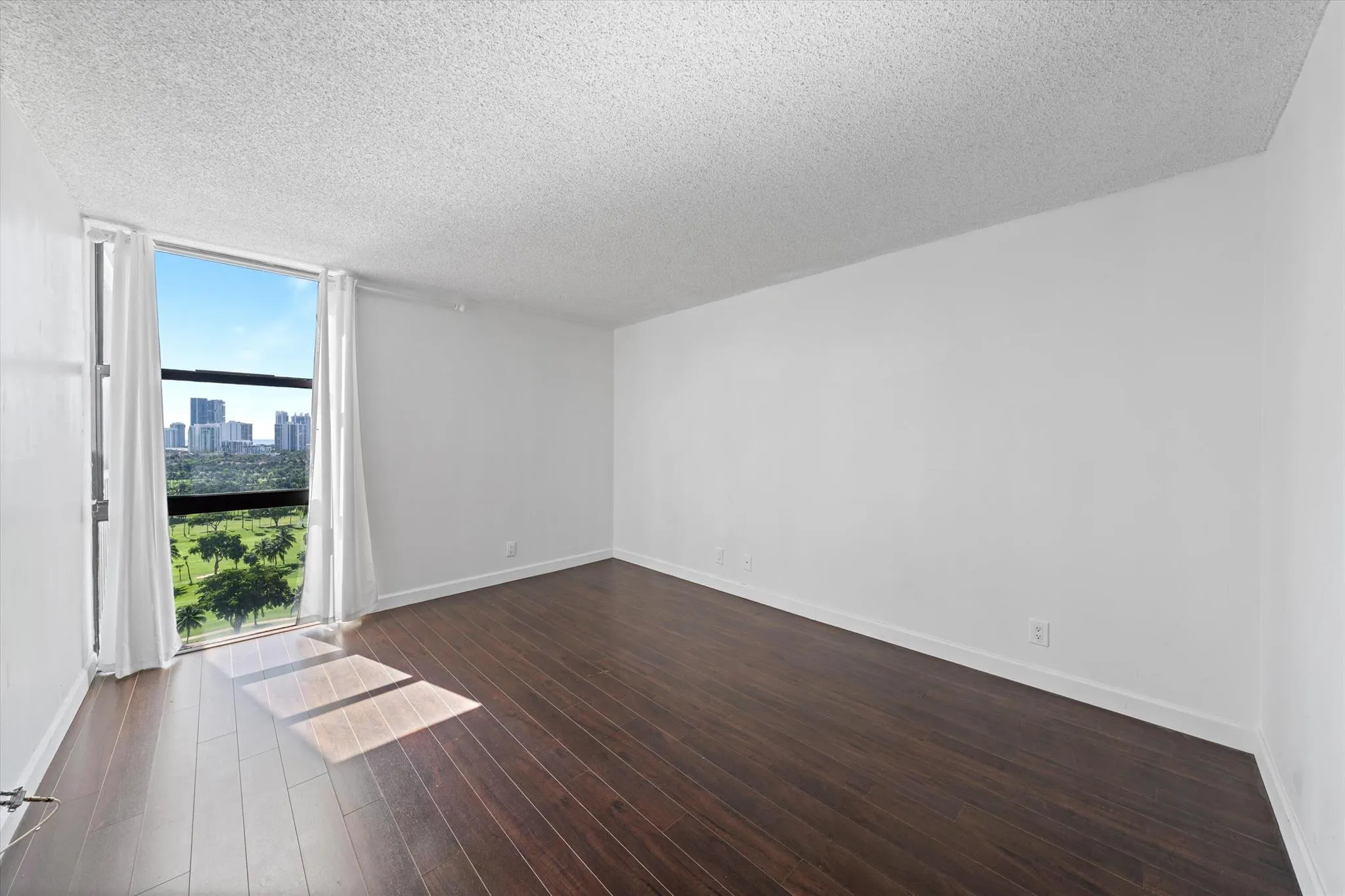 20301 W Country Club Drive, #1927