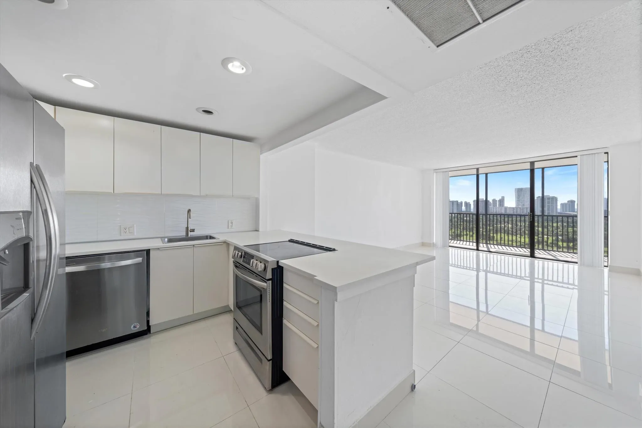 20301 W Country Club Drive, #1927