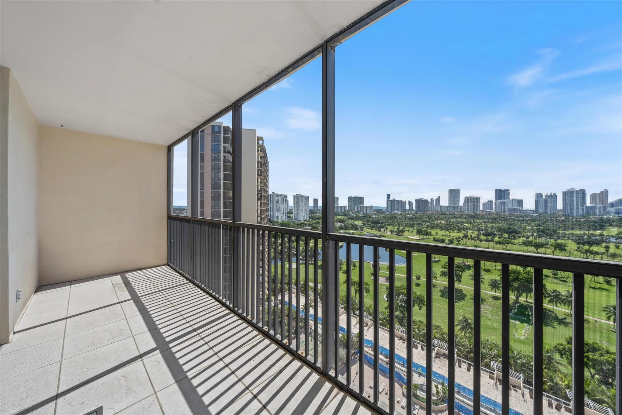 20301 W Country Club Drive, #1927