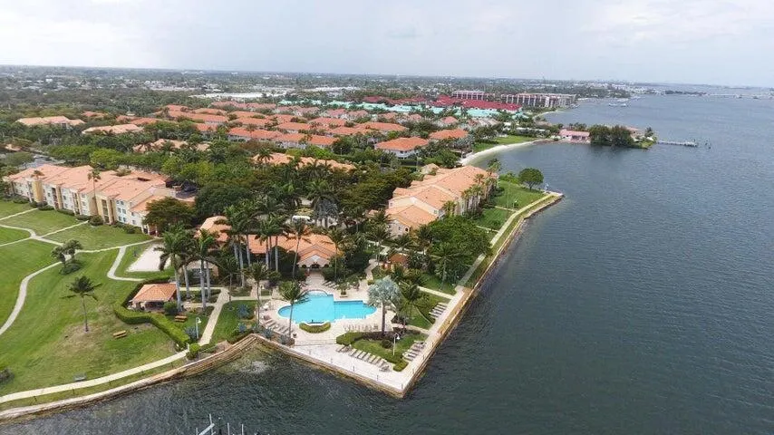 160 Yacht Club Way, #102