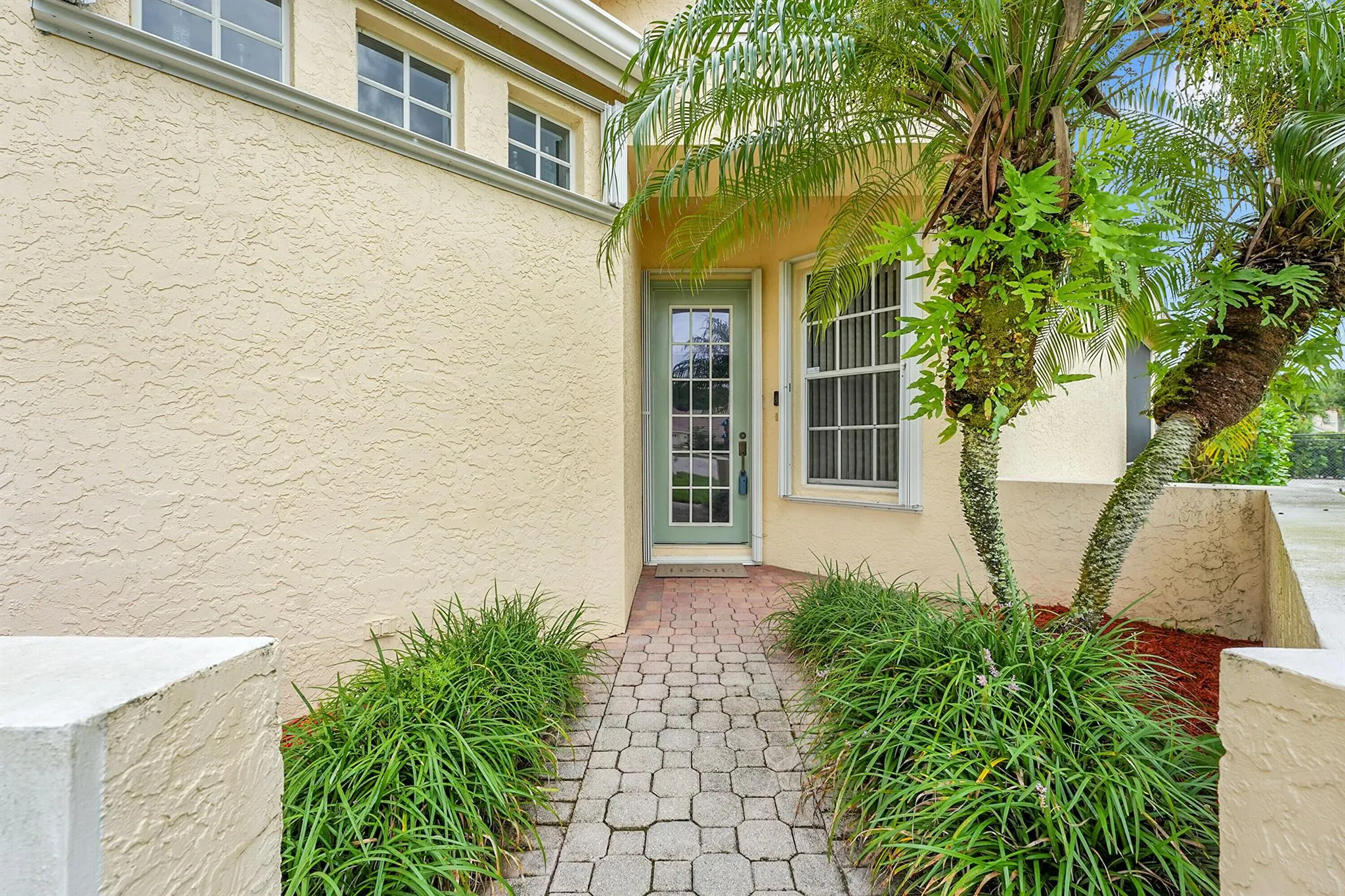 627 SW Saint Thomas Cove