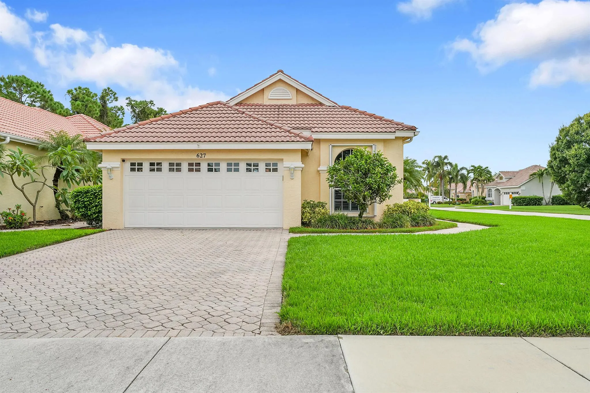 627 SW Saint Thomas Cove