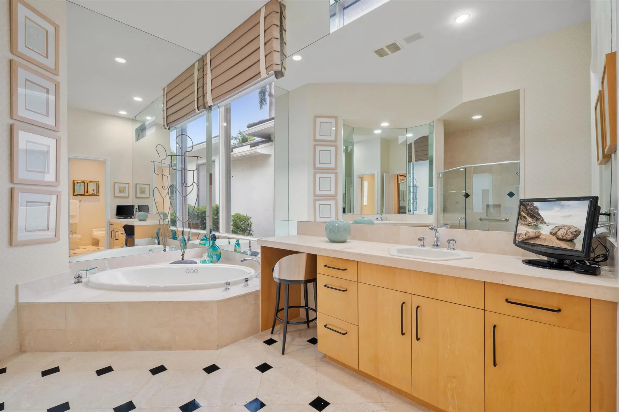 7636 Bella Verde Way