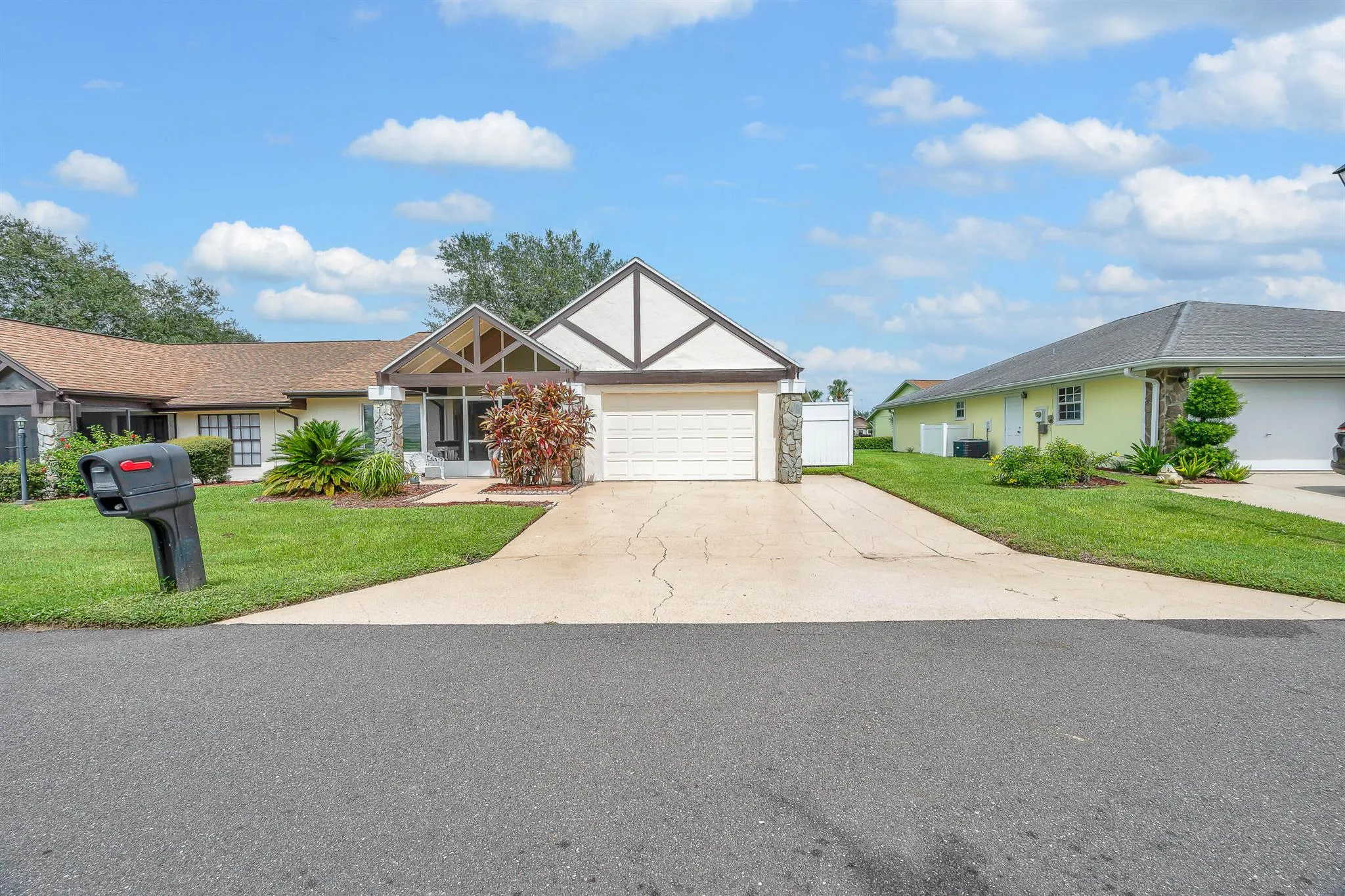 211 Brentwood Drive N