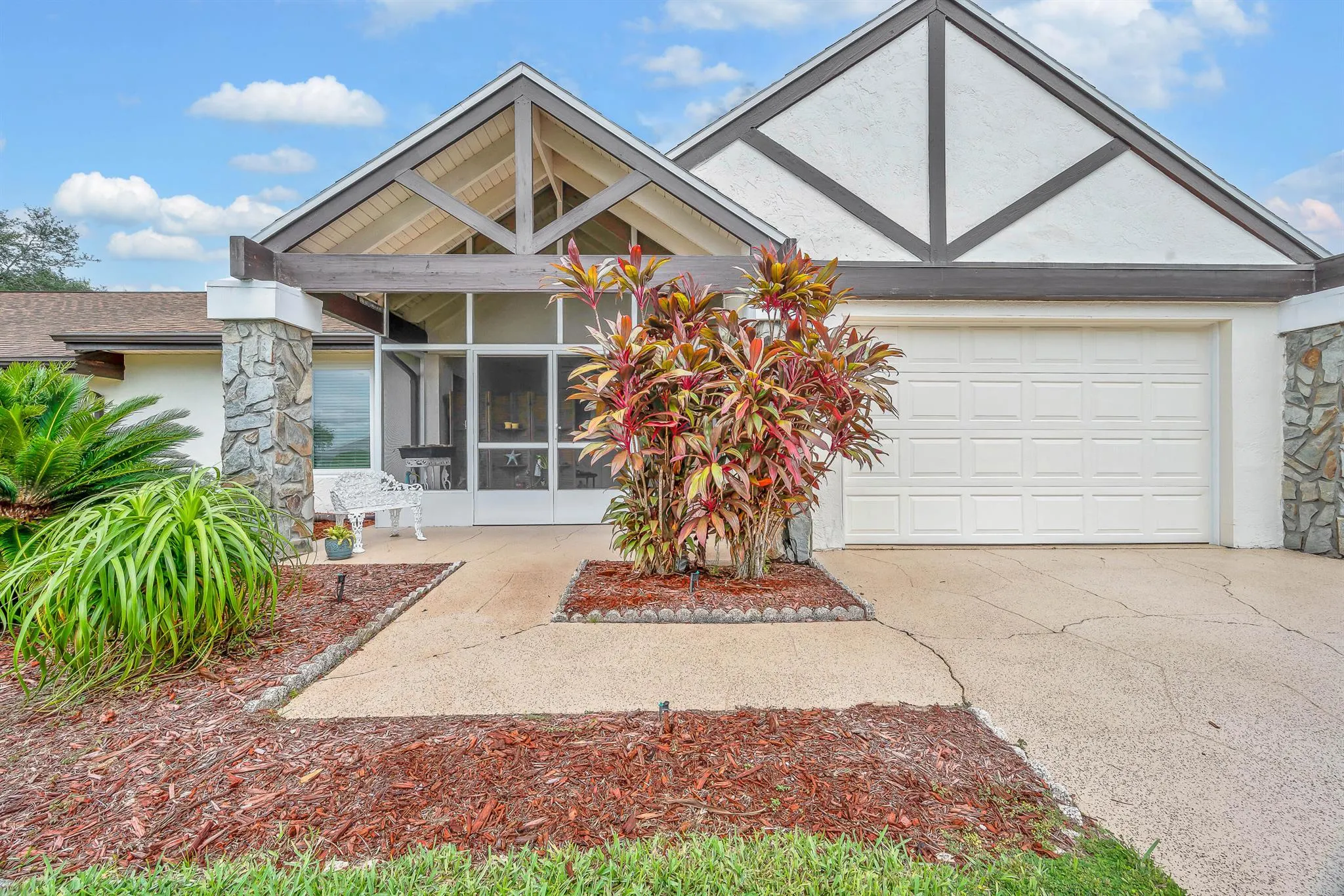 211 Brentwood Drive N