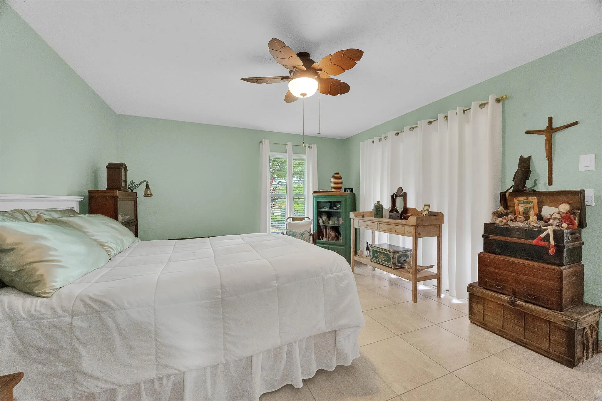 211 Brentwood Drive N