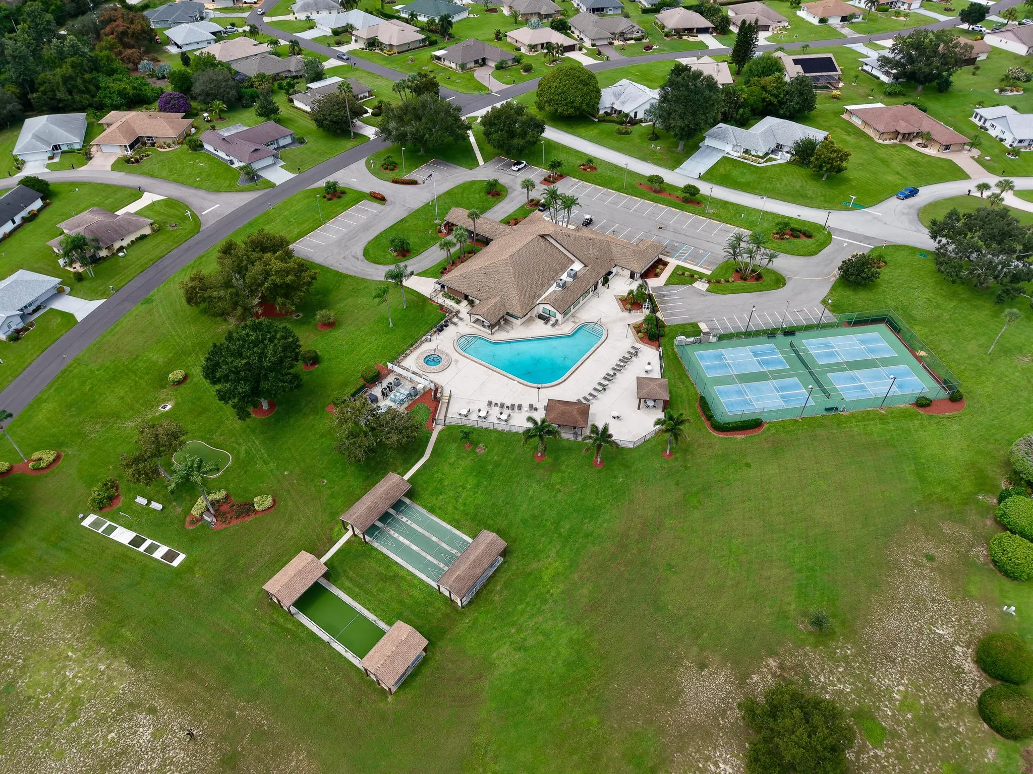 211 Brentwood Drive N