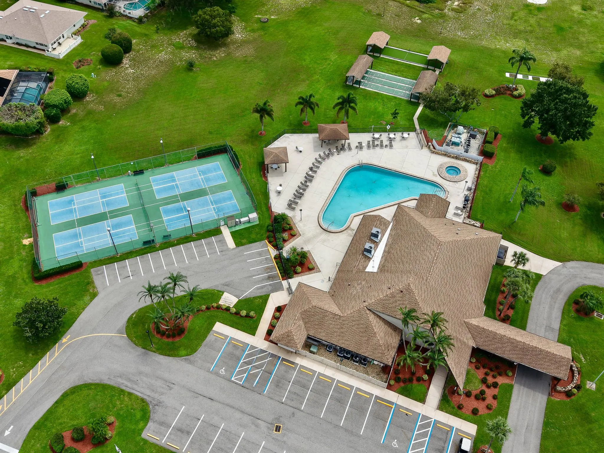 211 Brentwood Drive N