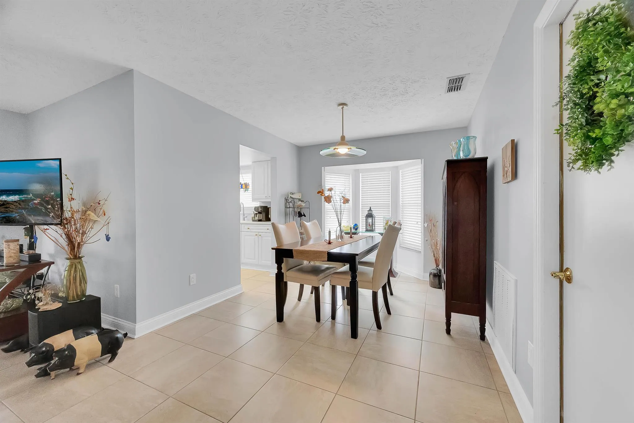 211 Brentwood Drive N