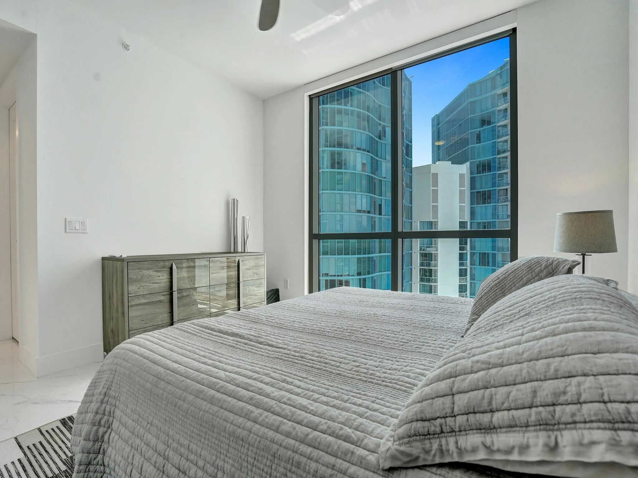 100 E Las Olas Boulevard, #3301
