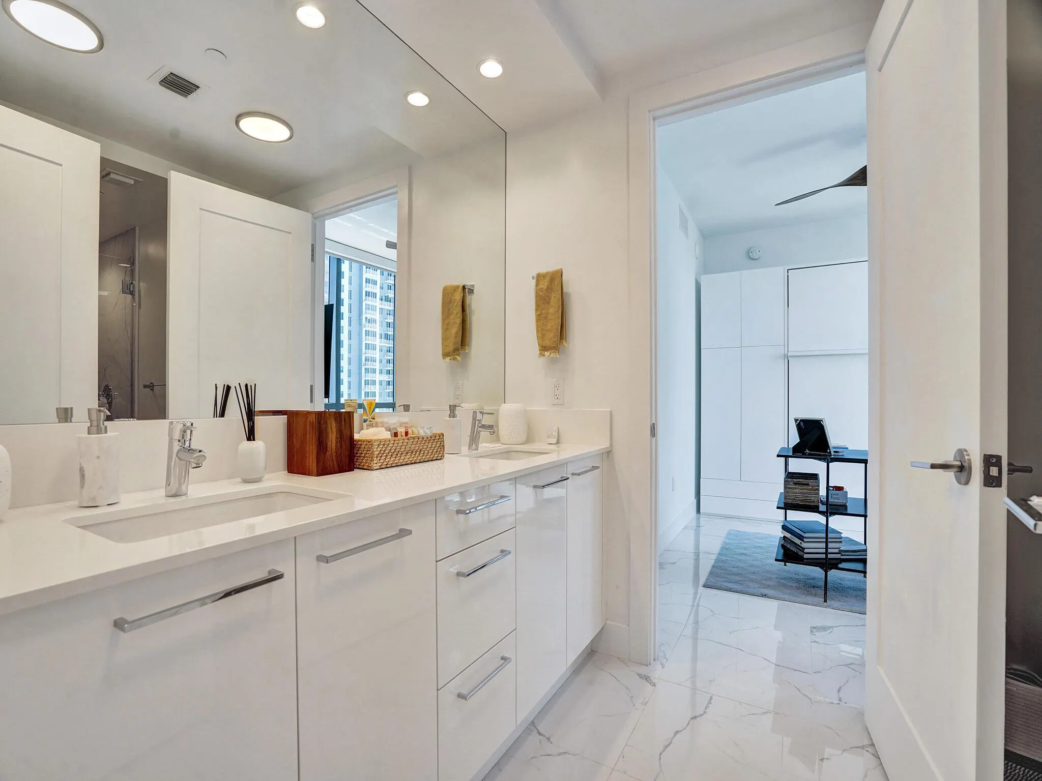 100 E Las Olas Boulevard, #3301