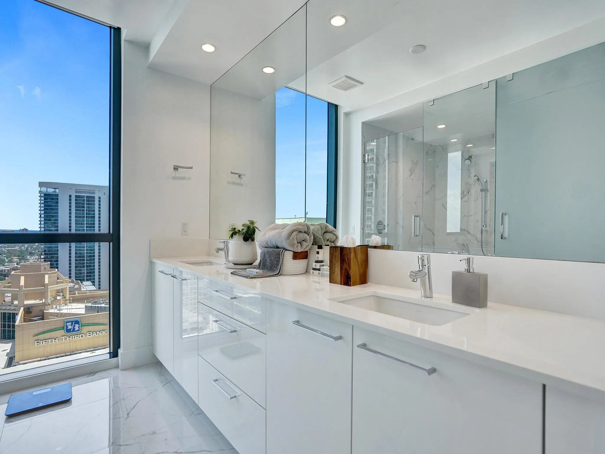 100 E Las Olas Boulevard, #3301