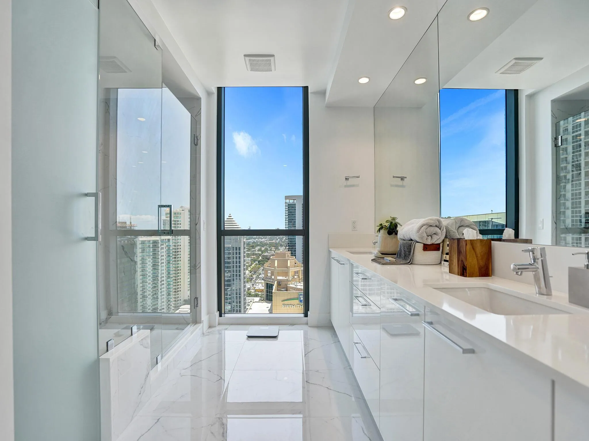 100 E Las Olas Boulevard, #3301