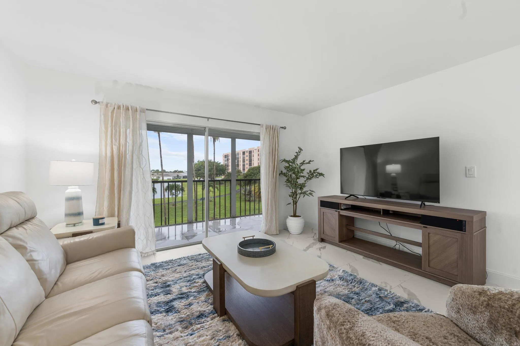 6936 Huntington Lane, #302