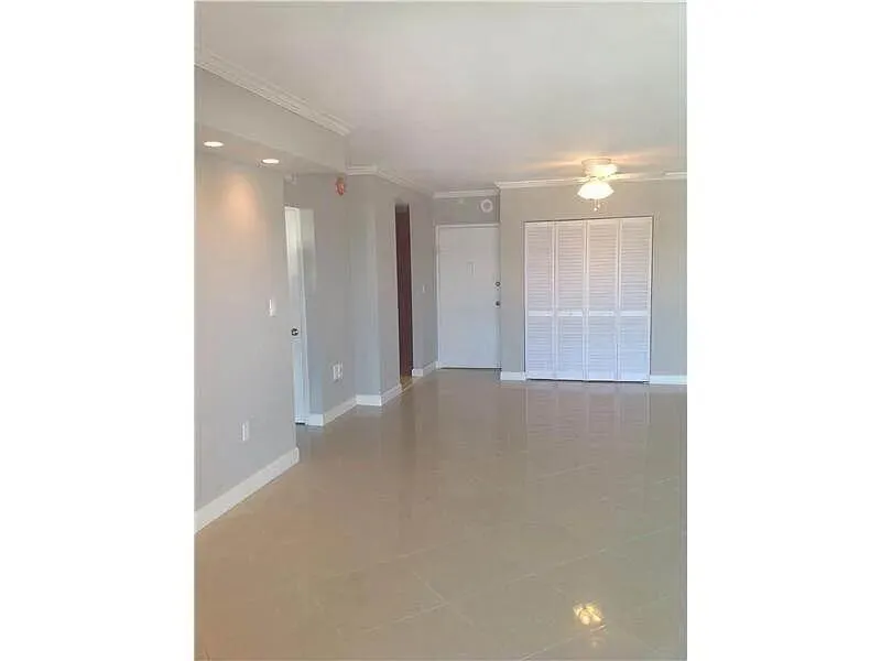 400 Kings Point Drive, #1426
