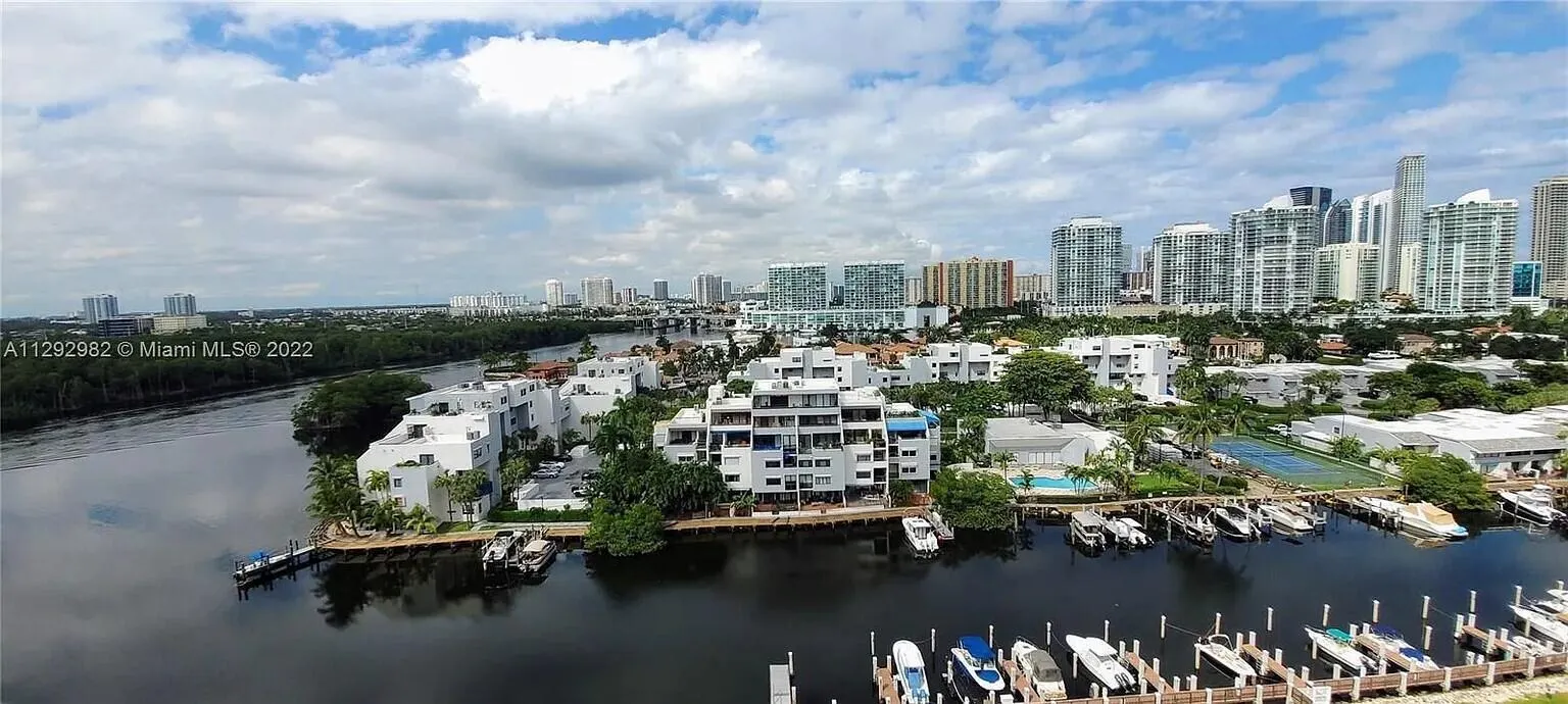 400 Kings Point Drive, #1426