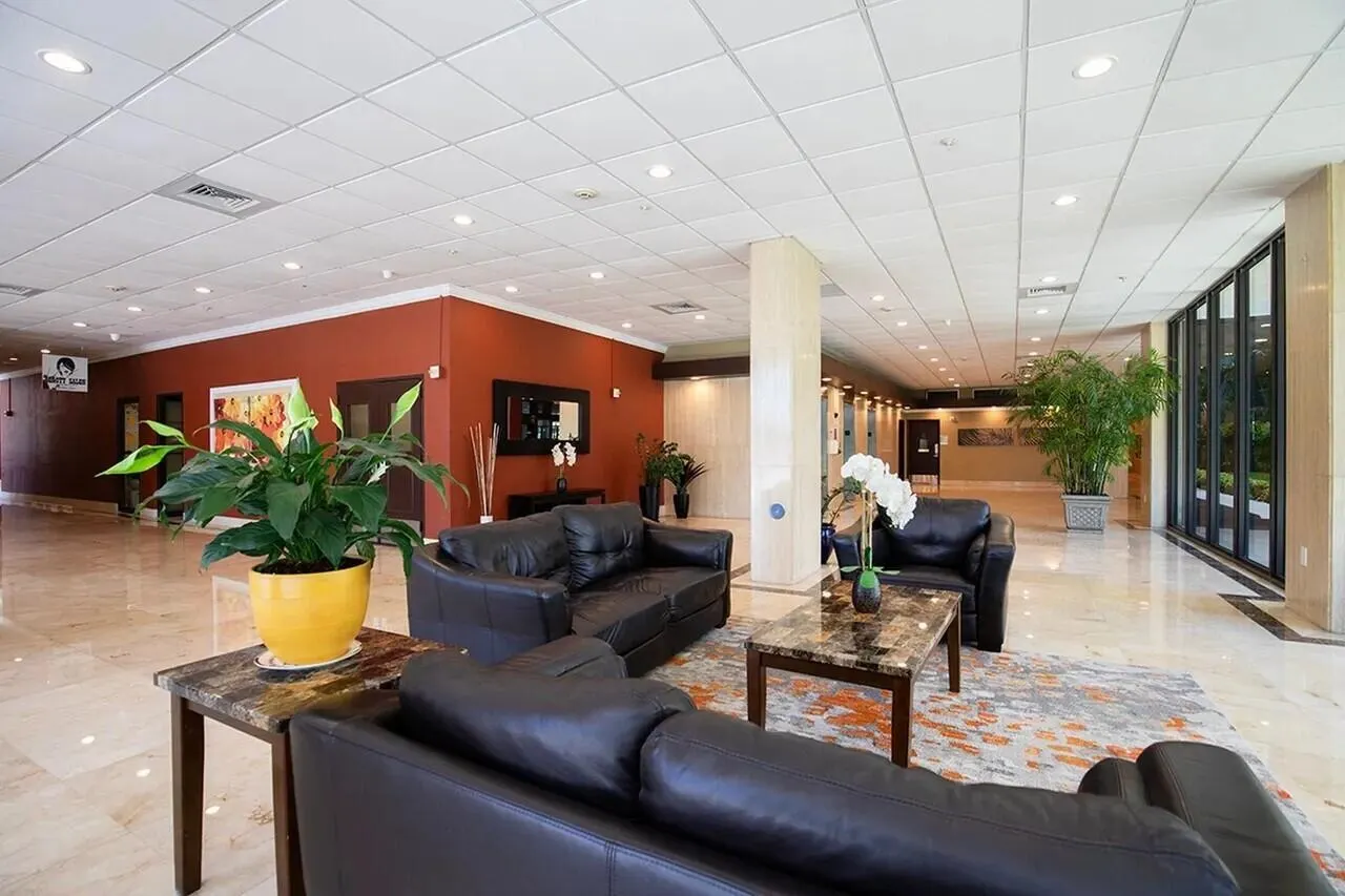 400 Kings Point Drive, #1426