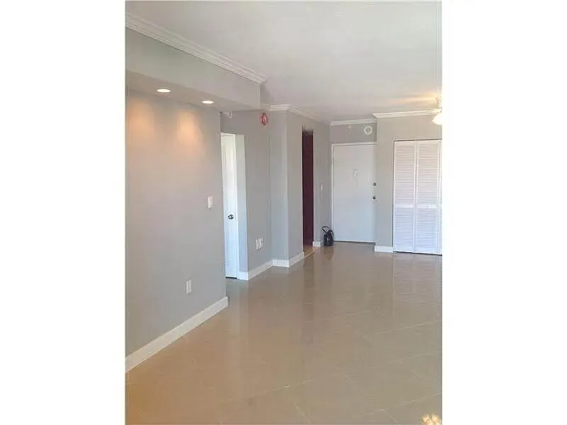400 Kings Point Drive, #1426